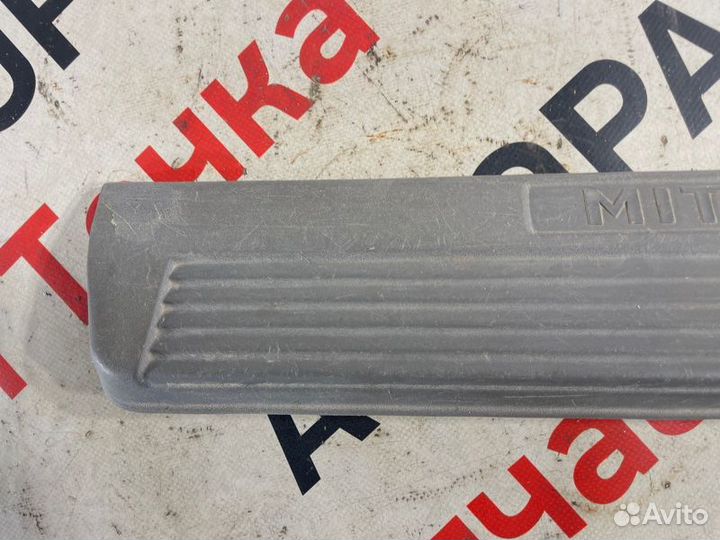 Накладка на порог салона передняя правая