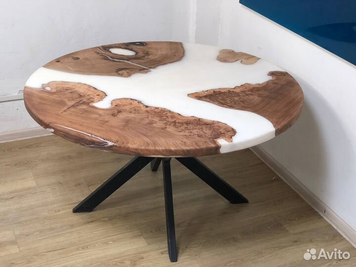 Круглый стол из эпоксидной смолы 1.2м