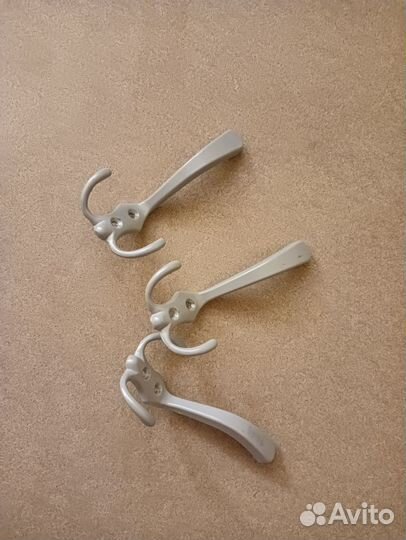 Крючки для одежды