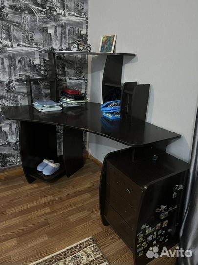 Компьютерный стол
