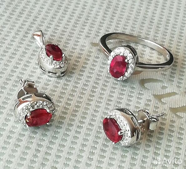 Серьги, кольцо р.17,0, кулон серебро рубин С395