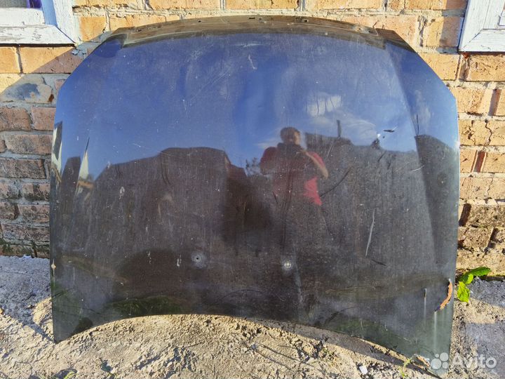 Капот на Приору