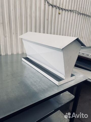 Уличная бункерная кормушка для птицы