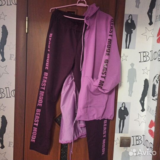 Костюм женский