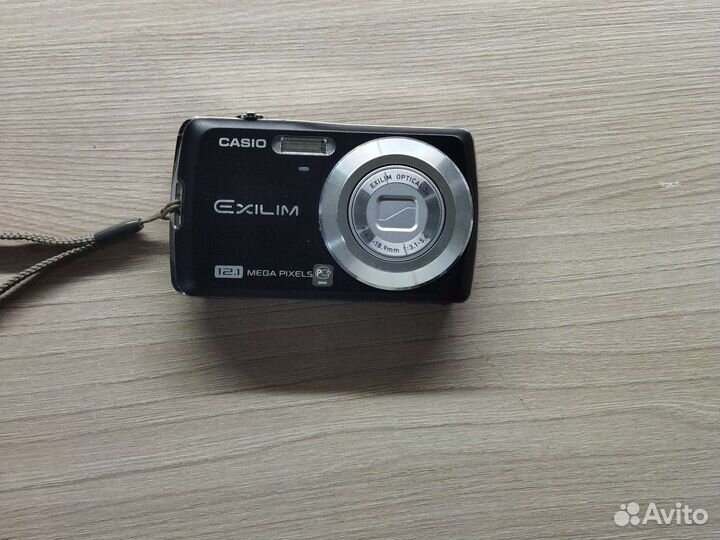 Компактный фотоаппарат casio exilim
