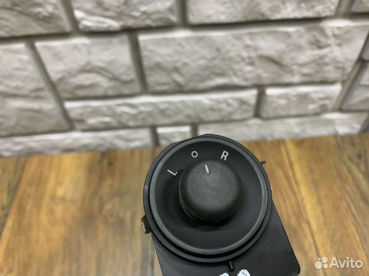 Оpеl Аstrа J Переключатель регулировки зеркала