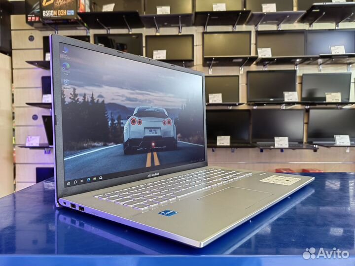 Ноутбук Asus 17.3