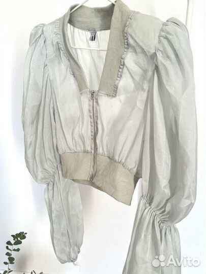 Блузка с пышными руковами