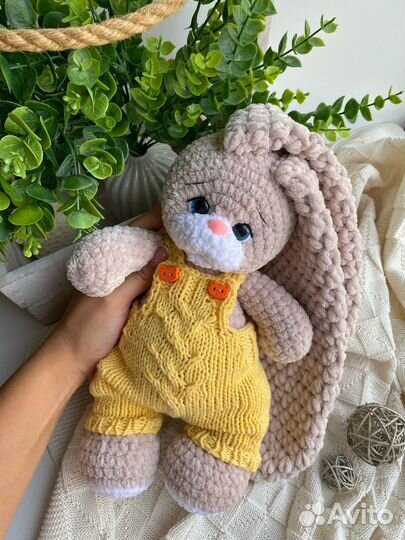 Плюшевый зайка ручной работы