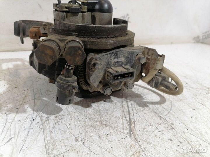 Дроссельная заслонка Volkswagen Golf 2 1.8 RP 1989