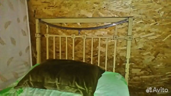 Антикварная кровать