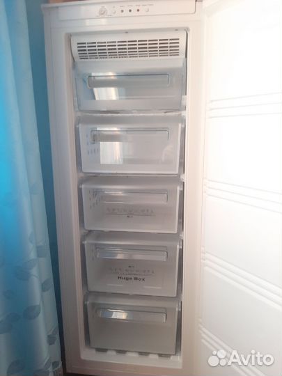 Морозильный шкаф