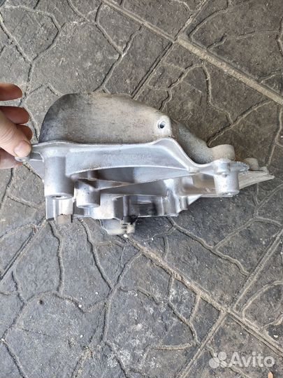 Geely coolray кронштейн двигателя правый