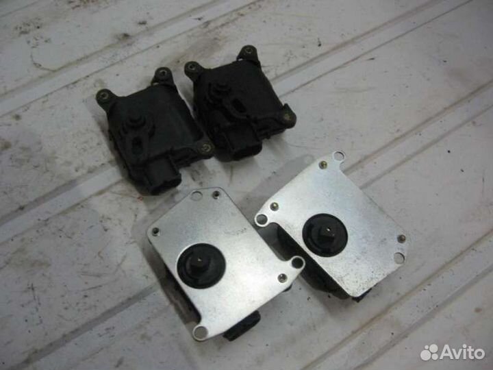 Моторчик заслонки отопителя Mitsubishi Eclipse