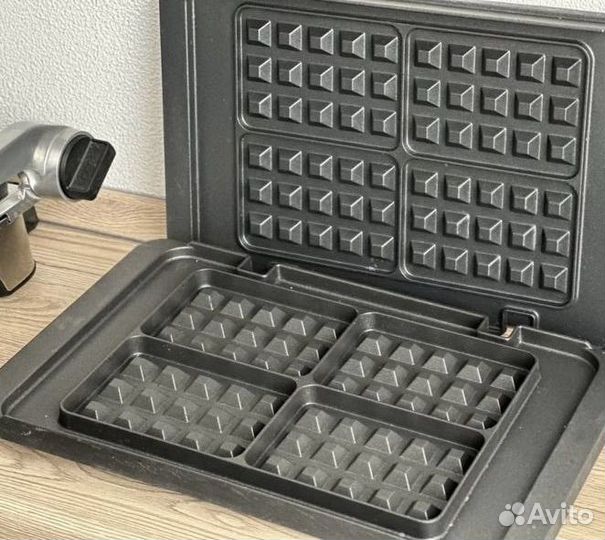 Гриль Delonghi CGH1030D