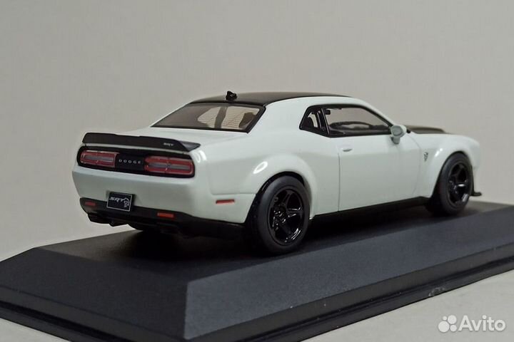 Dodge Challenger Demon Solido 1:43