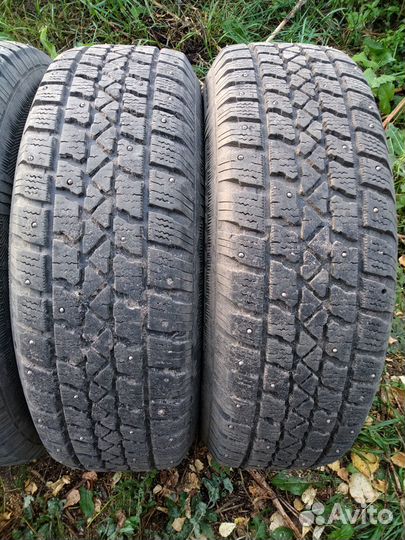 Arctic Claw Winter TXI 215/70 R15