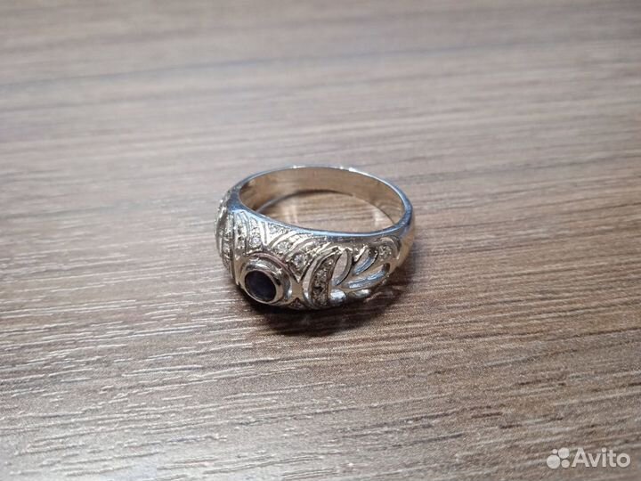 Серебряное кольцо 925 проба. С камнями