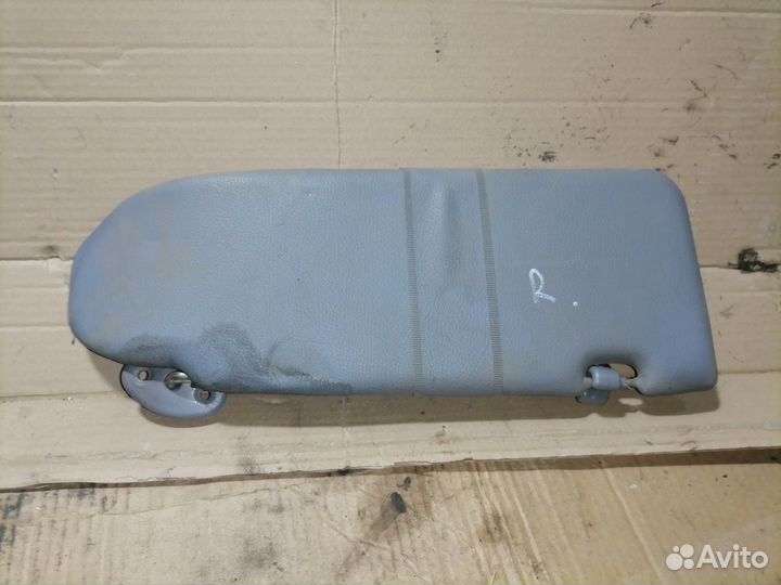 Солнцезащитный козырек право Тойота Краун GS131