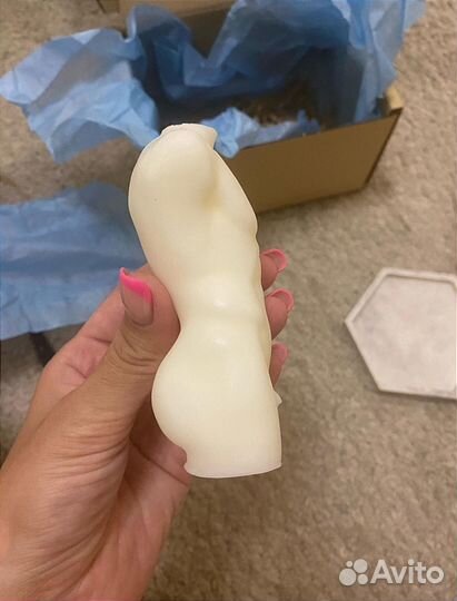 Свеча мужской торс Black pepper & amber, neroli