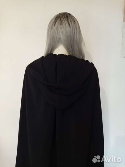 Женский средневековый плащ