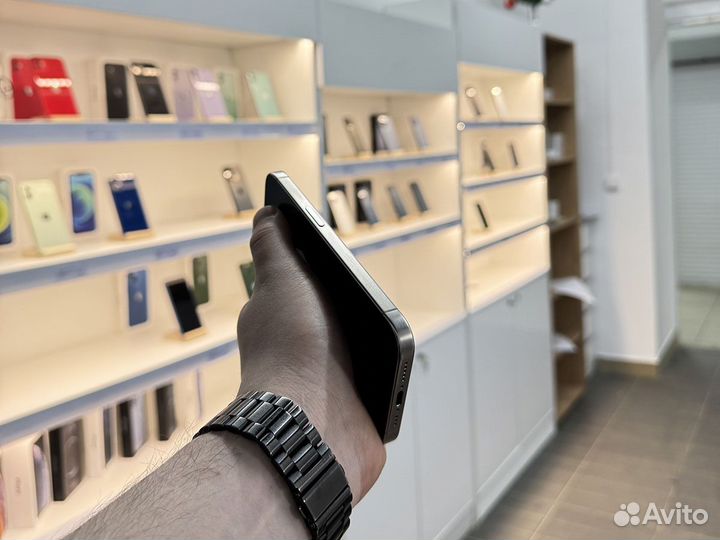 iPhone 15 Pro, 128 ГБ