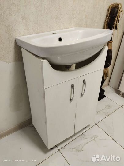 Тумба для ванной, с раковиной бу