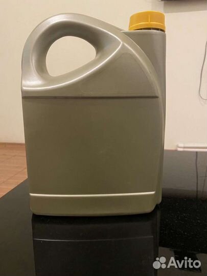 Пластиковые канистры ёмкостью 4,7л