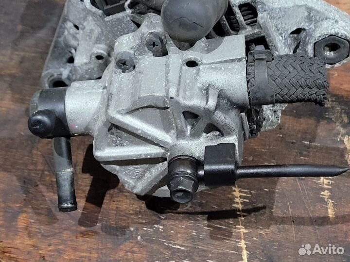 Генератор в сборе с вакуумным насосом d4cb