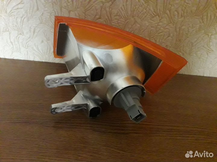 Поворотники на фару на ваз 2110-2112 желтые новые
