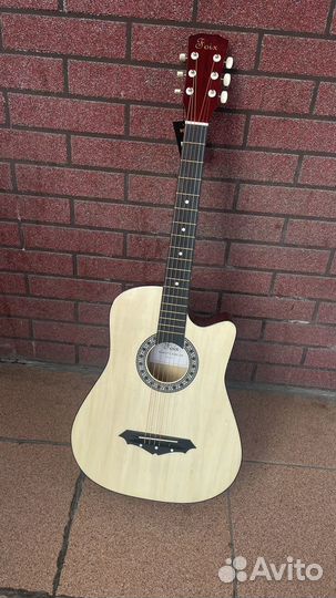 Гитара новая