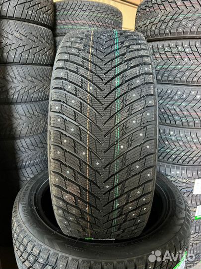 Grenlander Icedefensor Stud II 215/50 R17 95T