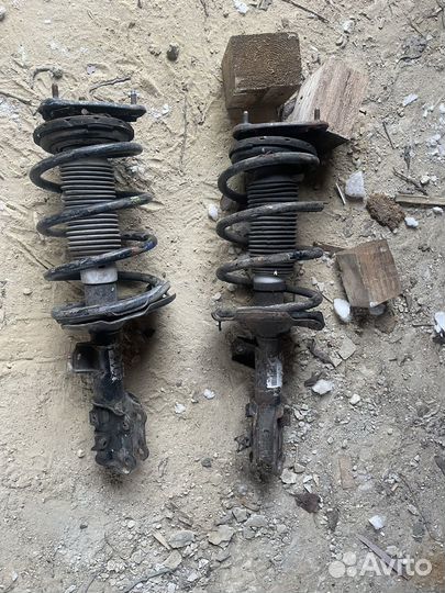 Вольво S40 2003г стойка передняя