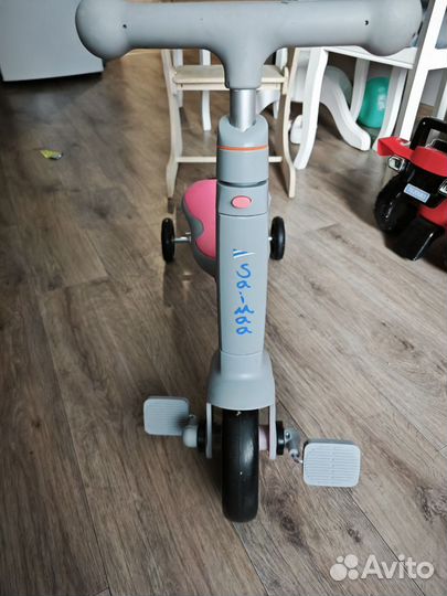 Самокат, беговел, велосипед 3в1