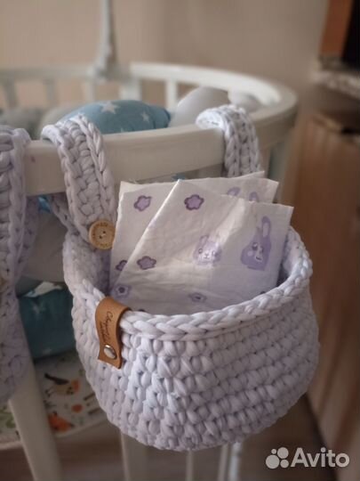 Вязаные корзинки для детской кровати