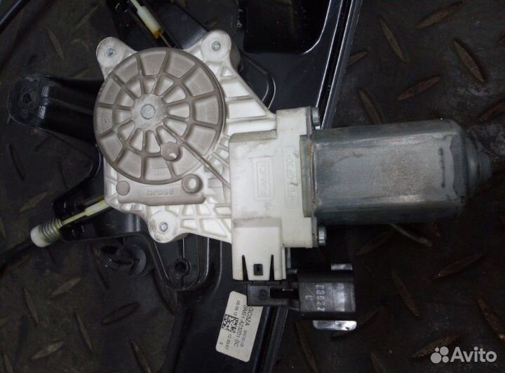 Стеклоподъемник передний левый Ford Focus 3