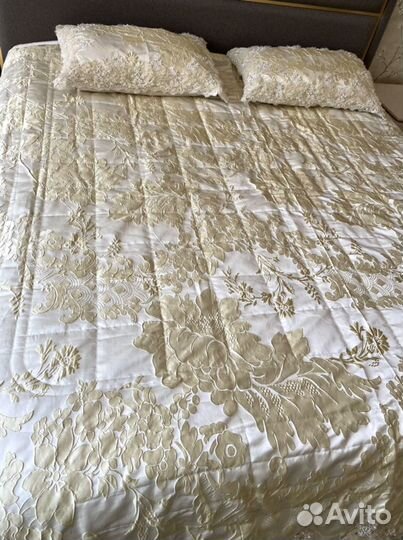 Итальянское покрывало и наволочки блюмарин