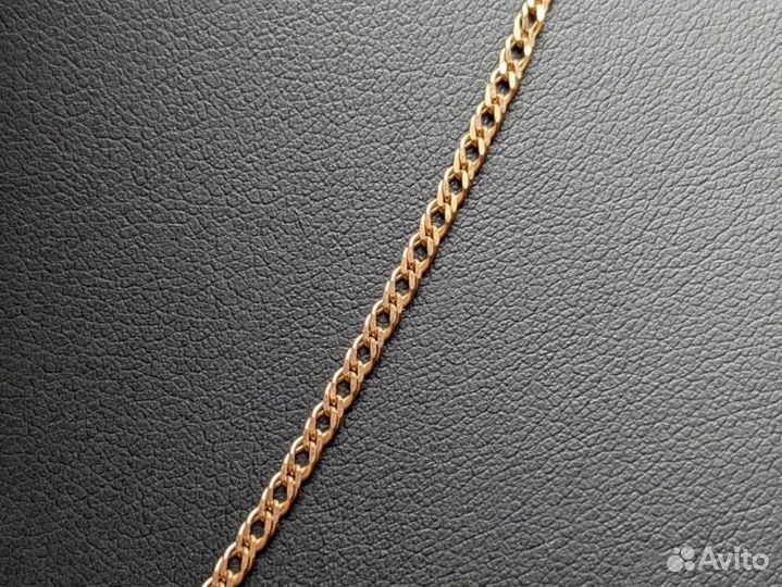Золотая цепь 585 пробы массой 3.8 грамма. Длина 46