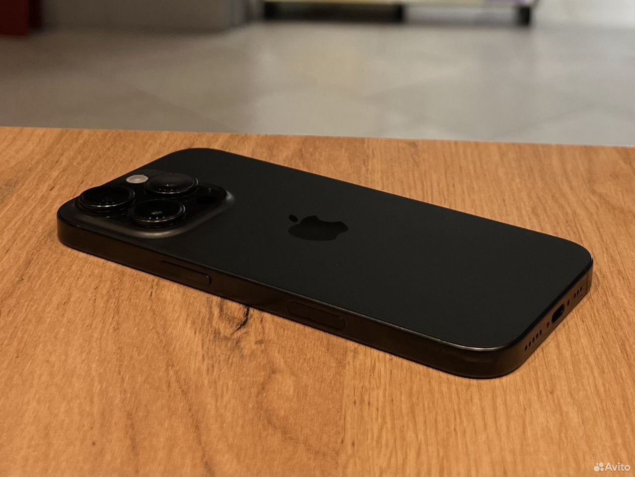 iPhone 16 Pro, 256 ГБ, SIM + eSIM