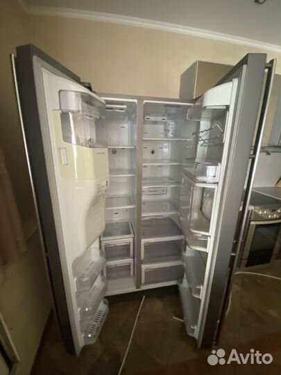 Продам холодильник Самсунг двухдверный