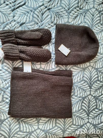 Новый комплект (шапка,снуд,варежки) с бирками