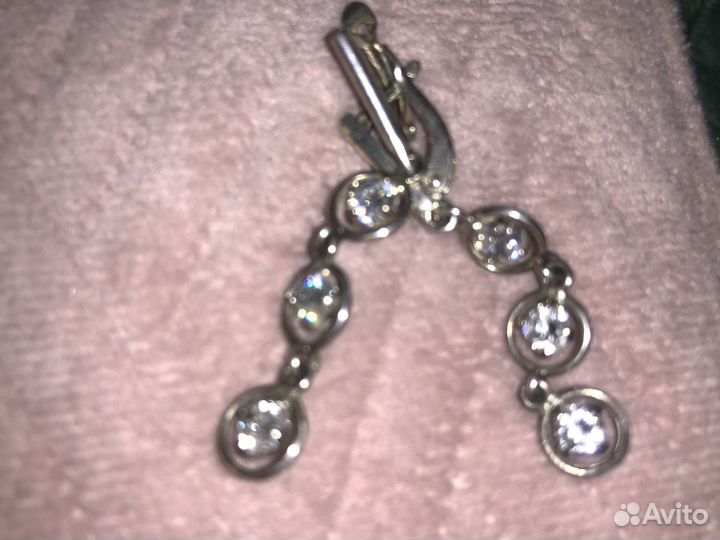 Серебряные сережки с фианитами