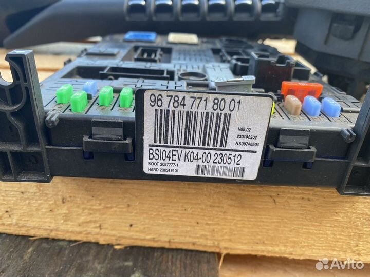 Запчасти на peugeot 3008