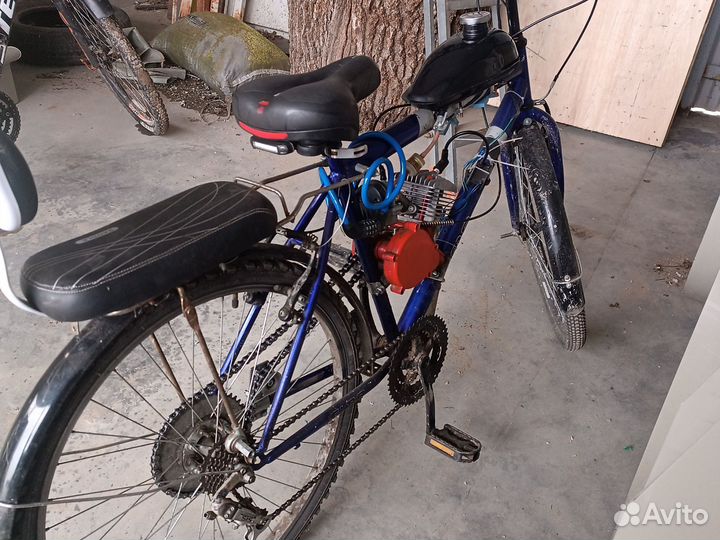 Велосипед с мотором и боковым прицепом