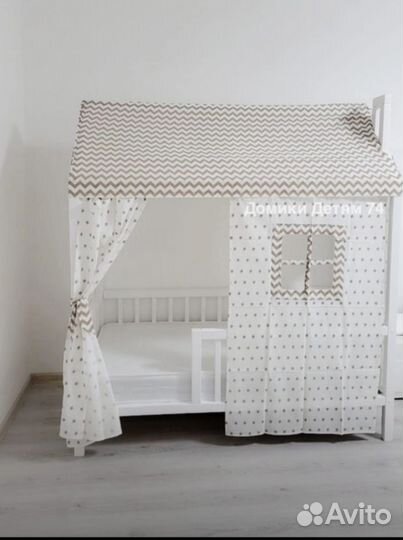 Детская кровать домик с матрасом