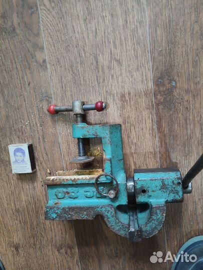 Тиски тисы слесарные СССР