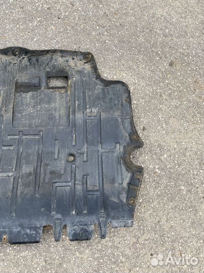 Защита двигателя Volkswagen Passat B6