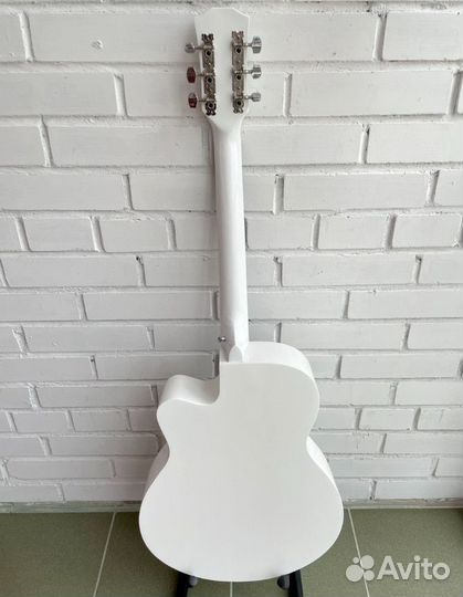 Гитара Белучи