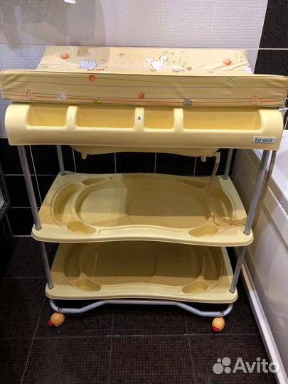 Ванночка для купания с пеленальным столиком