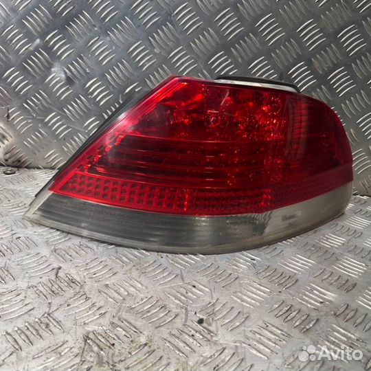Фонарь задний правый Bmw 7-Series